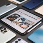 Smartphones et tablettes disposés