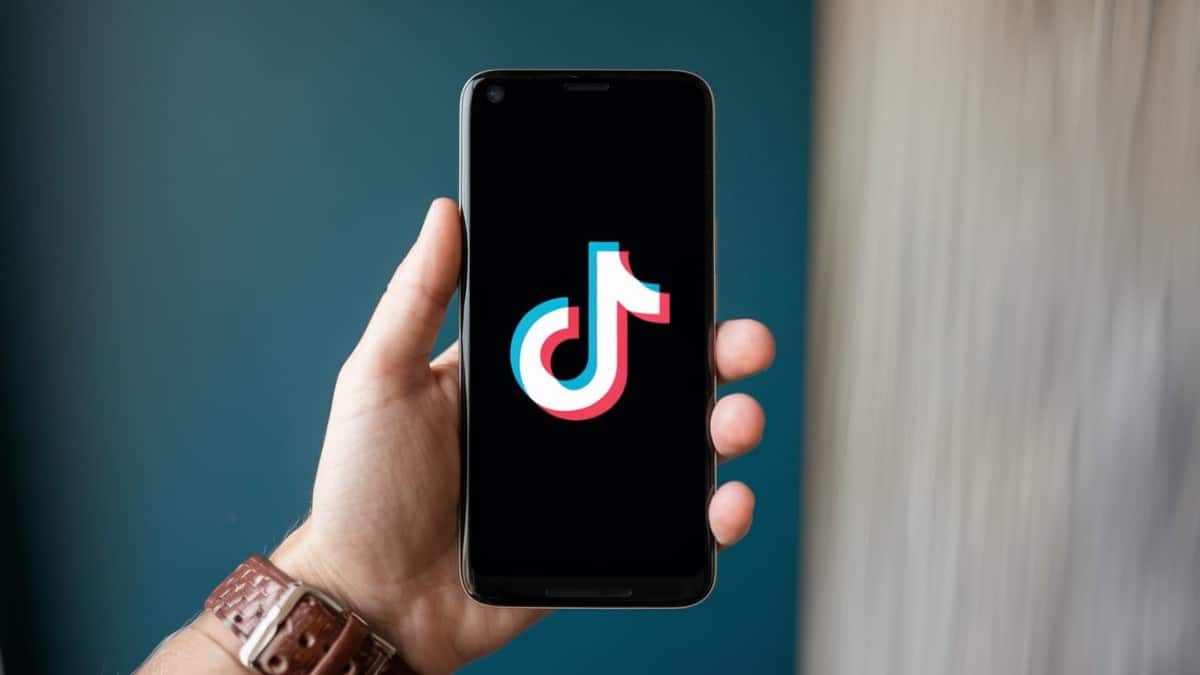 Logo TikTok sur écran