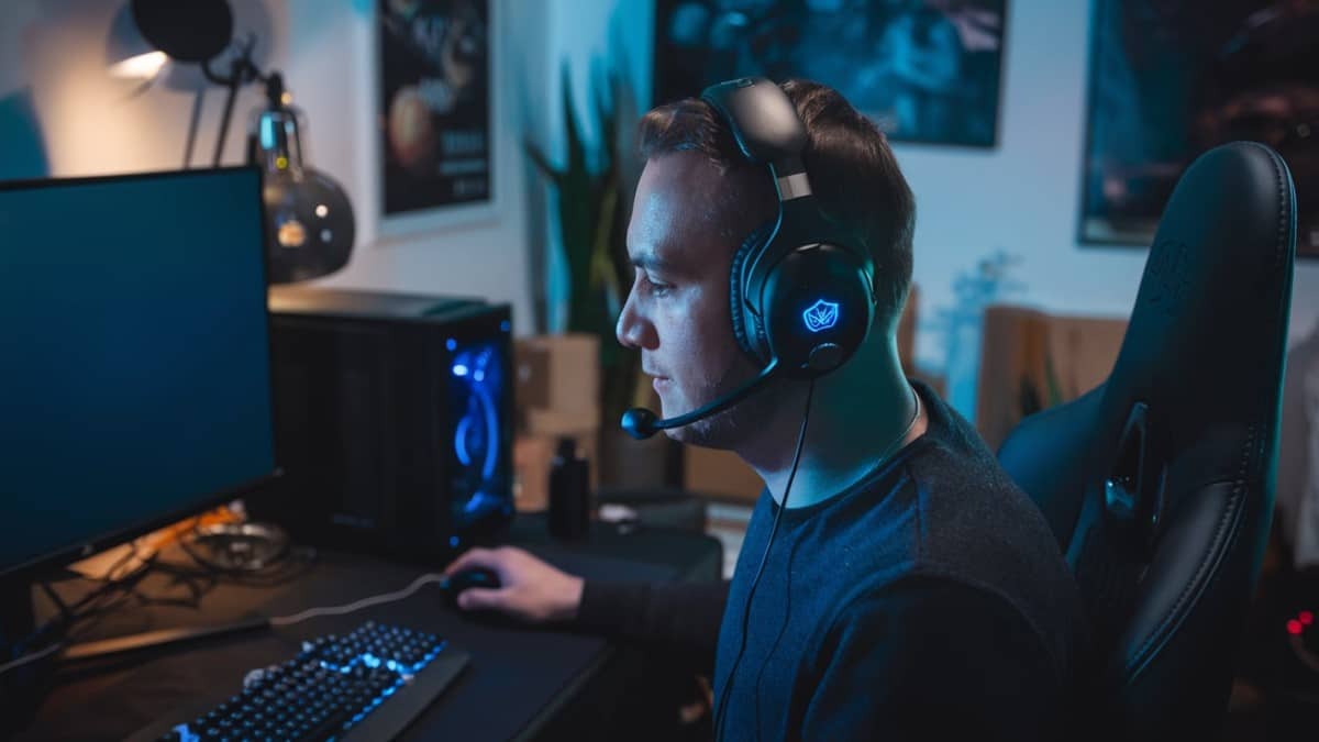 Gamer avec casque micro