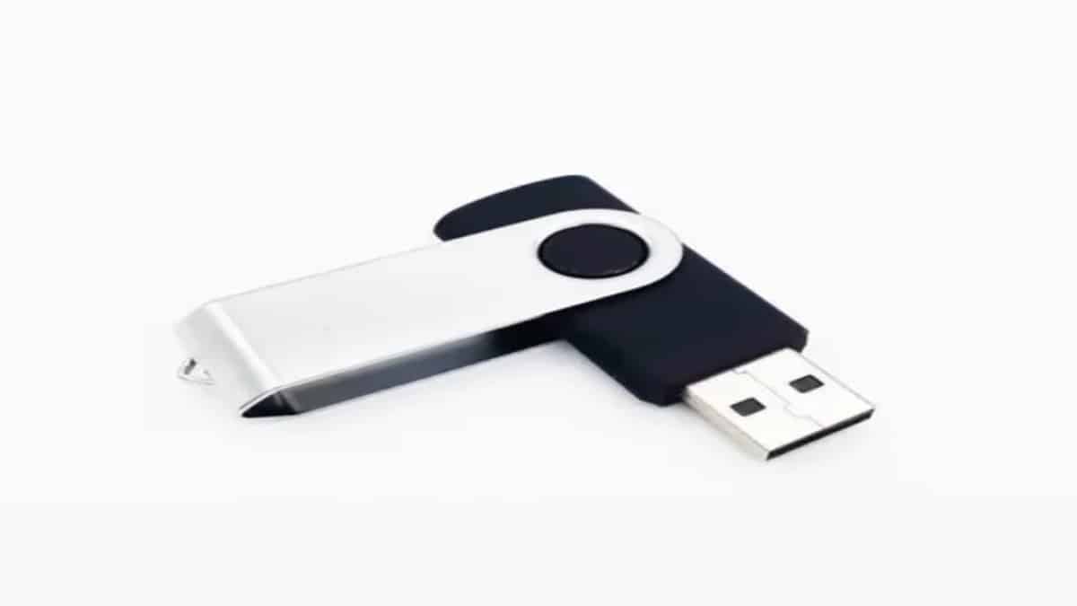 Clé USB rotative argentée